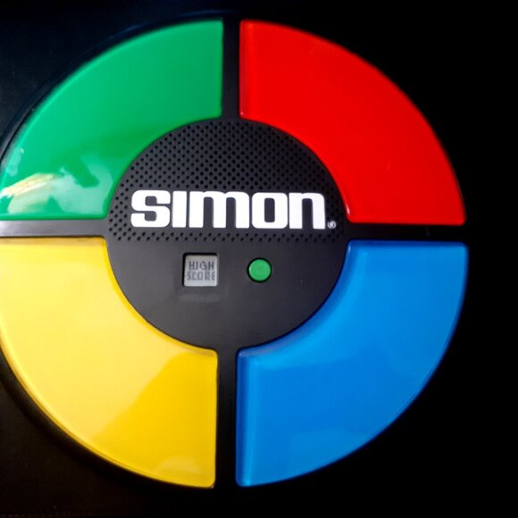 Hasbro Simon Classic Electronic Memory Game 2013 Works Great! Model 1897 Retro! - Picture 6 of 10